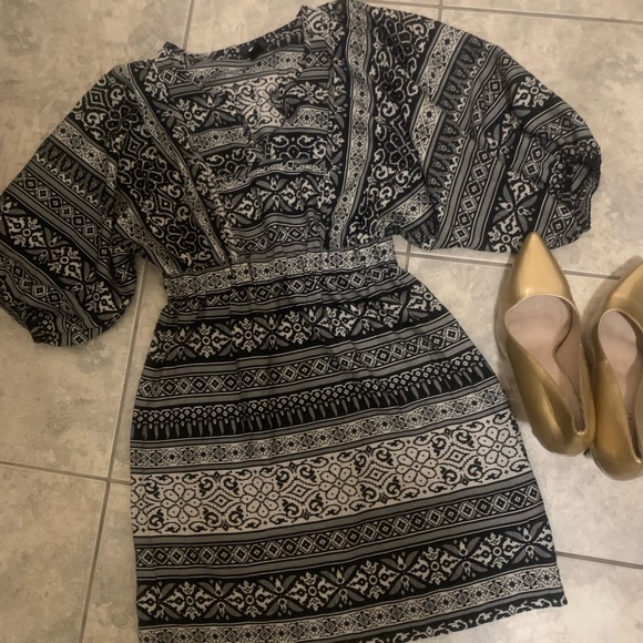 🚨🚨price drop🚨🚨Black and white patterned to - Picture 7 of 8